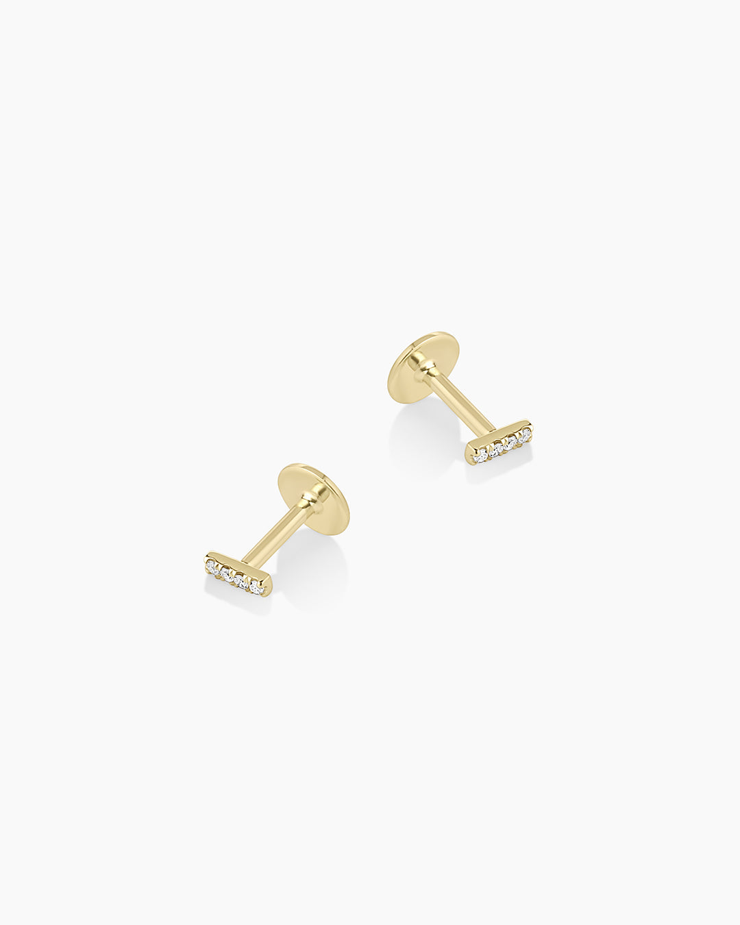 Clous d'oreilles à dos plat avec barre pavée de diamants