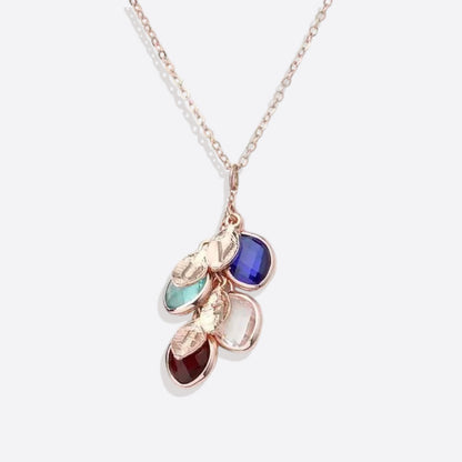 Collier avec pierres de naissance familiales