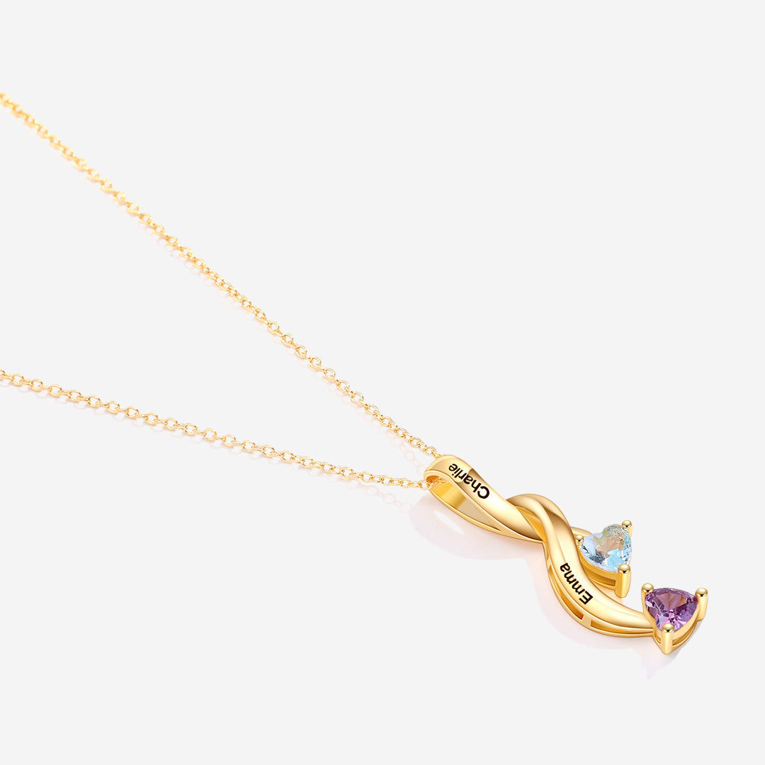 Collier avec pierre de naissance et cœurs familiaux