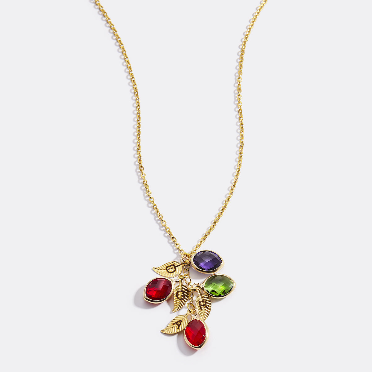Collier avec pierres de naissance familiales
