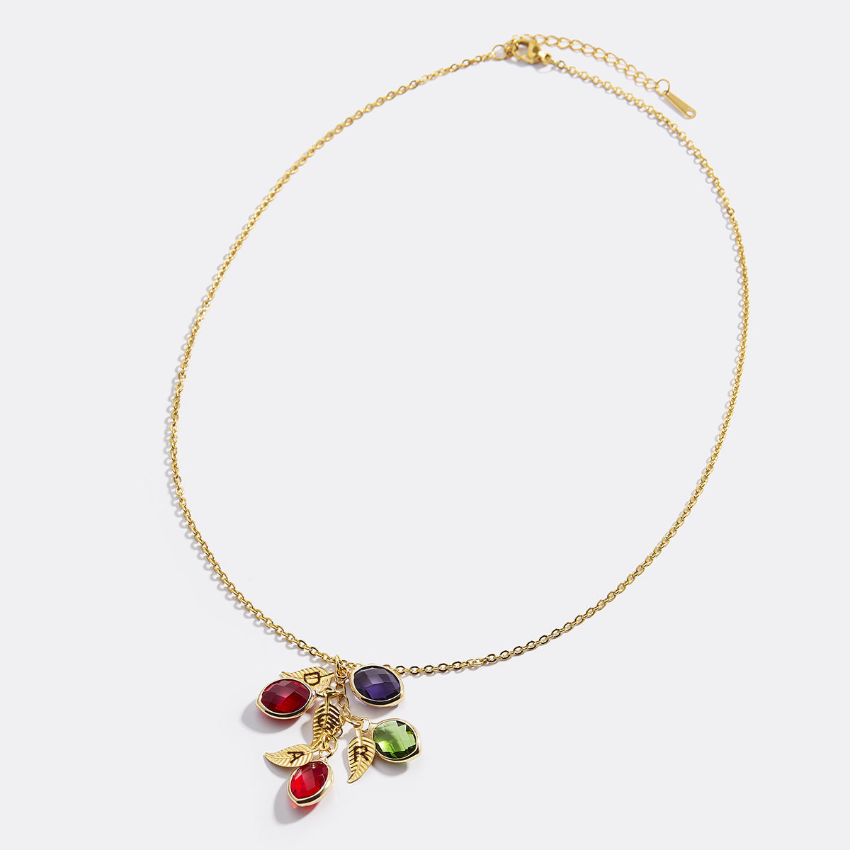 Collier avec pierres de naissance familiales