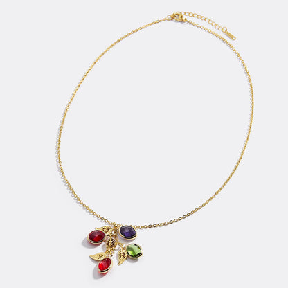 Collier avec pierres de naissance familiales