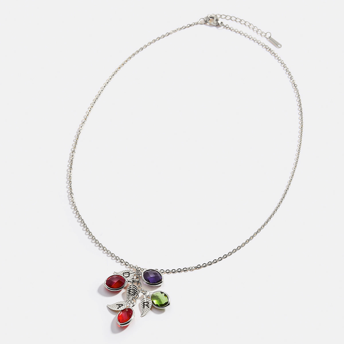 Collier avec pierres de naissance familiales