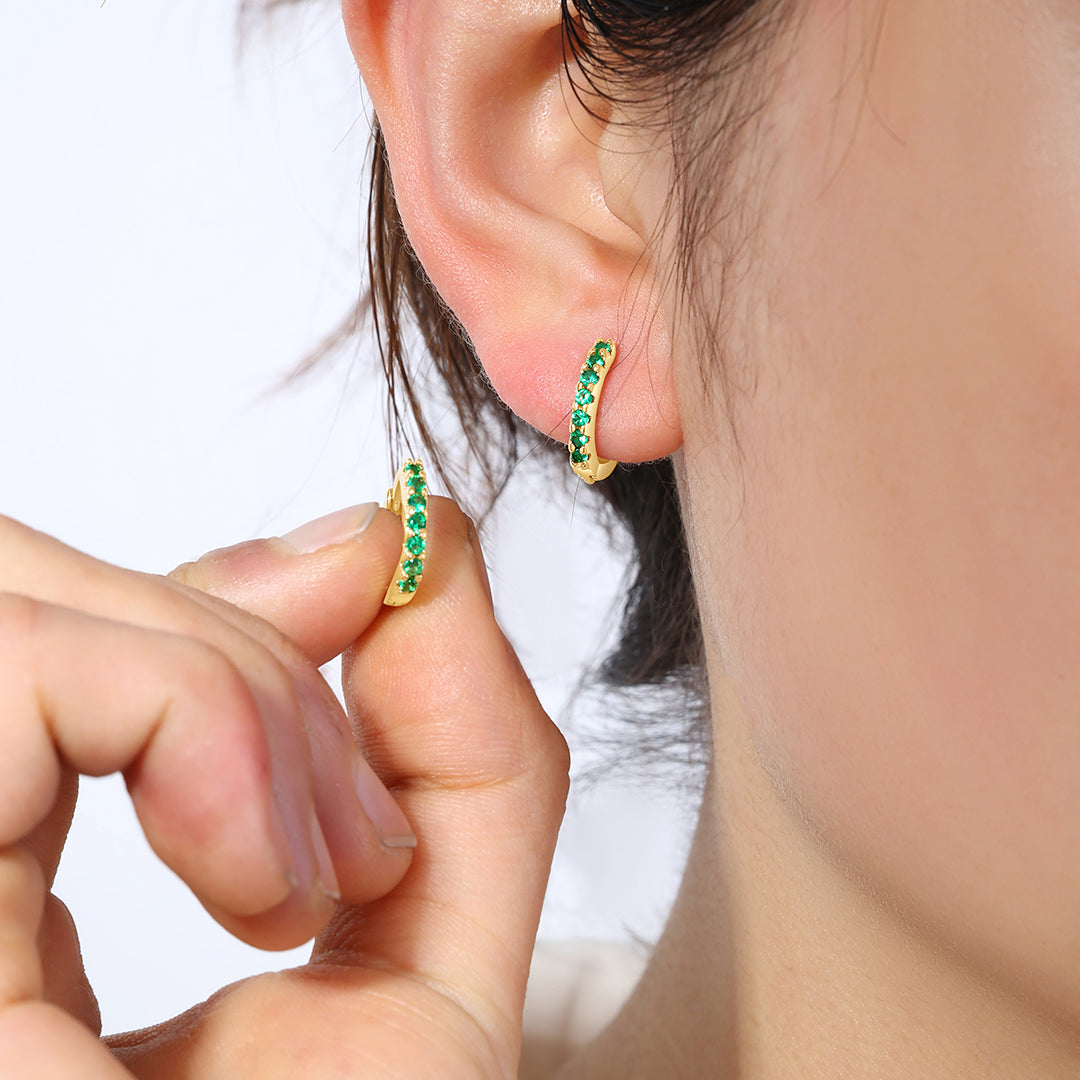 Boucles d'oreilles créoles dormeuses en pierres précieuses