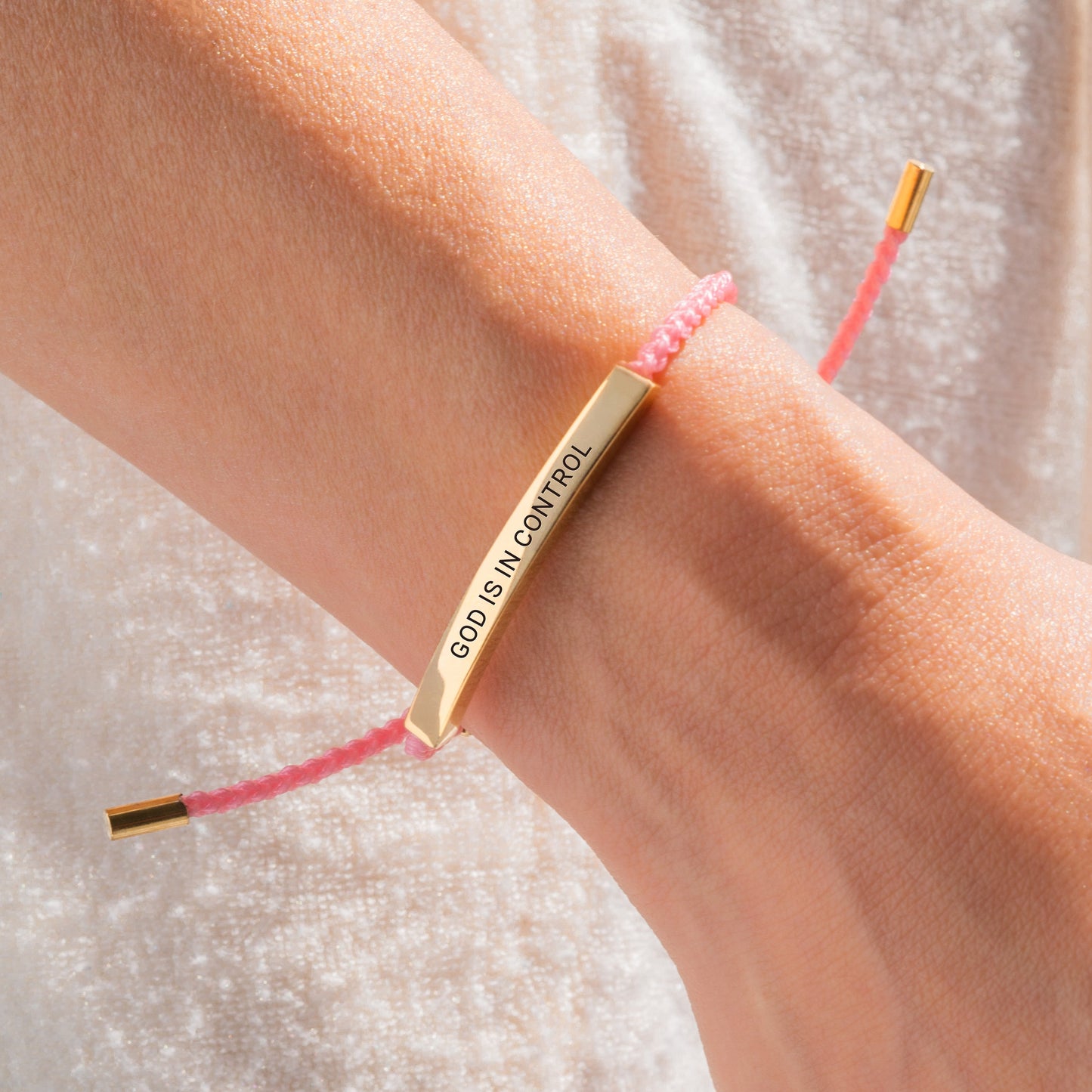 Bracelet Inspire Dieu est aux commandes