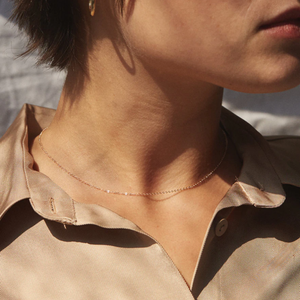 Collier délicat à chaîne torsadée
