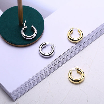 Boucles d'oreilles créoles épaisses et creuses