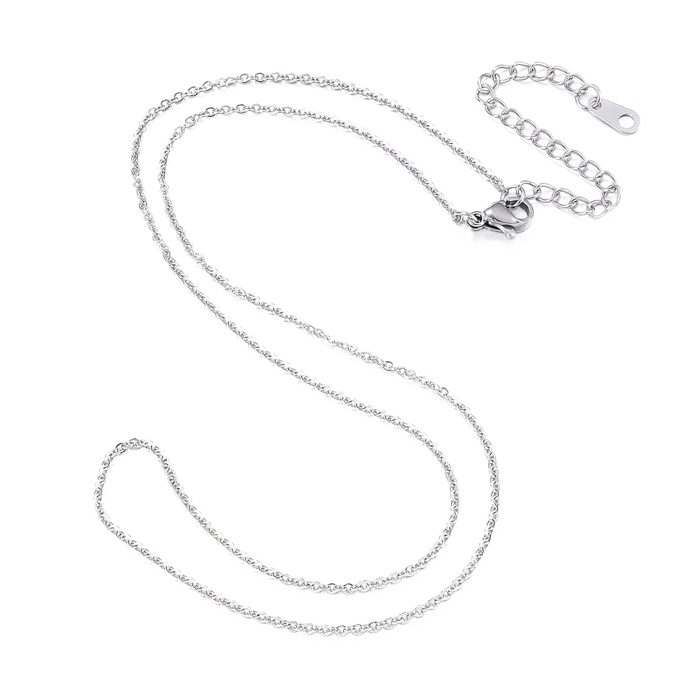 Collier délicat à chaîne torsadée