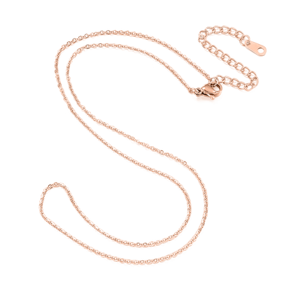 Collier délicat à chaîne torsadée