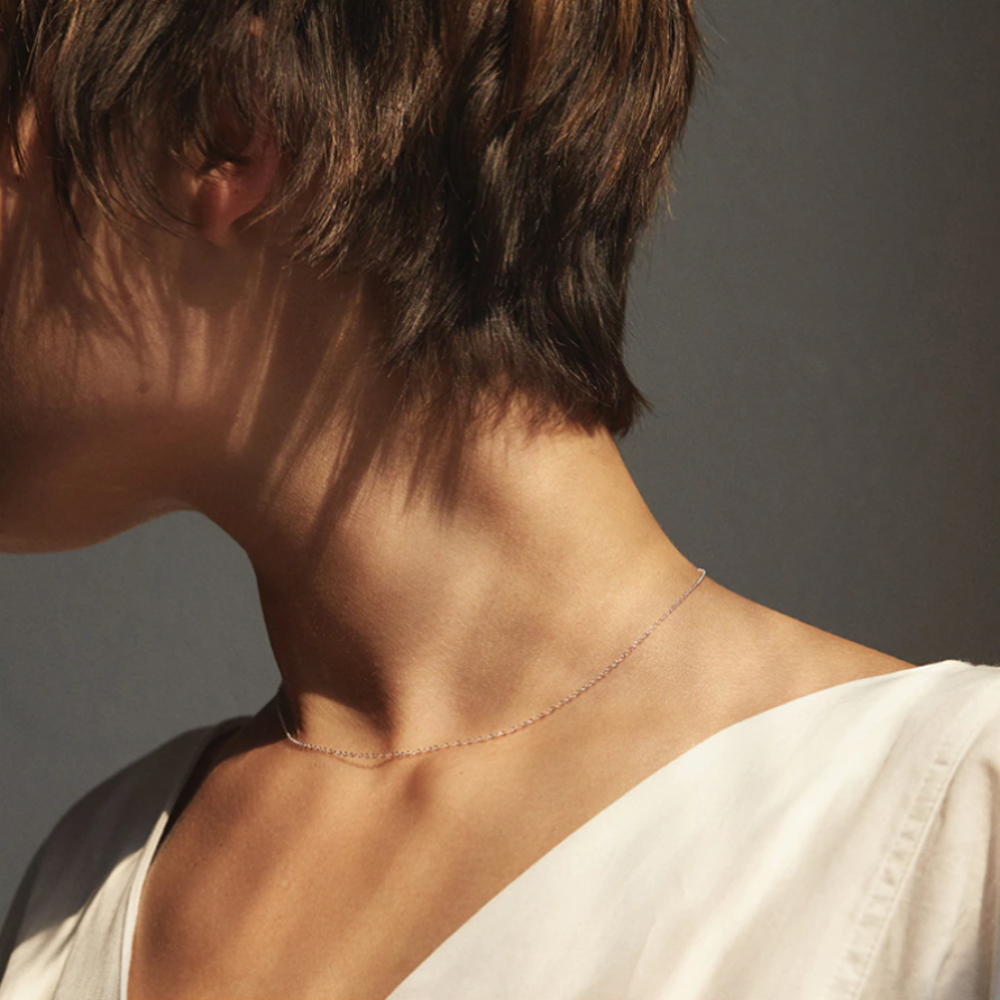 Collier délicat à chaîne torsadée