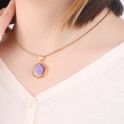 Collier de fleurs de naissance pressées