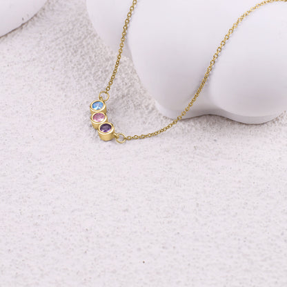 Collier délicat avec pierres de naissance pour la famille