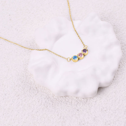 Collier délicat avec pierres de naissance pour la famille