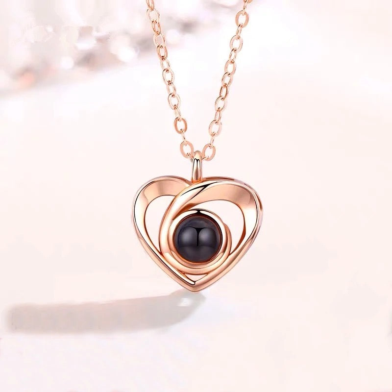 18K Gold-Plated Heart Projection Photo Necklace - Wear fortune