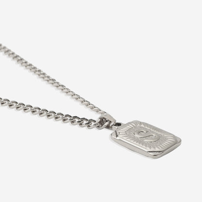 Collier pendentif carte initiale avec chaîne gourmette