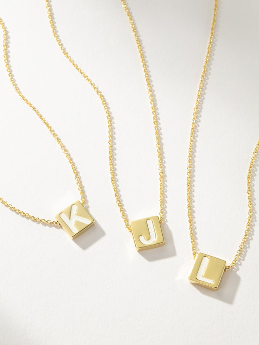 Collier avec lettres en gras