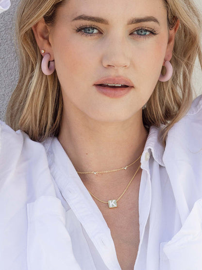 Collier avec lettres en gras