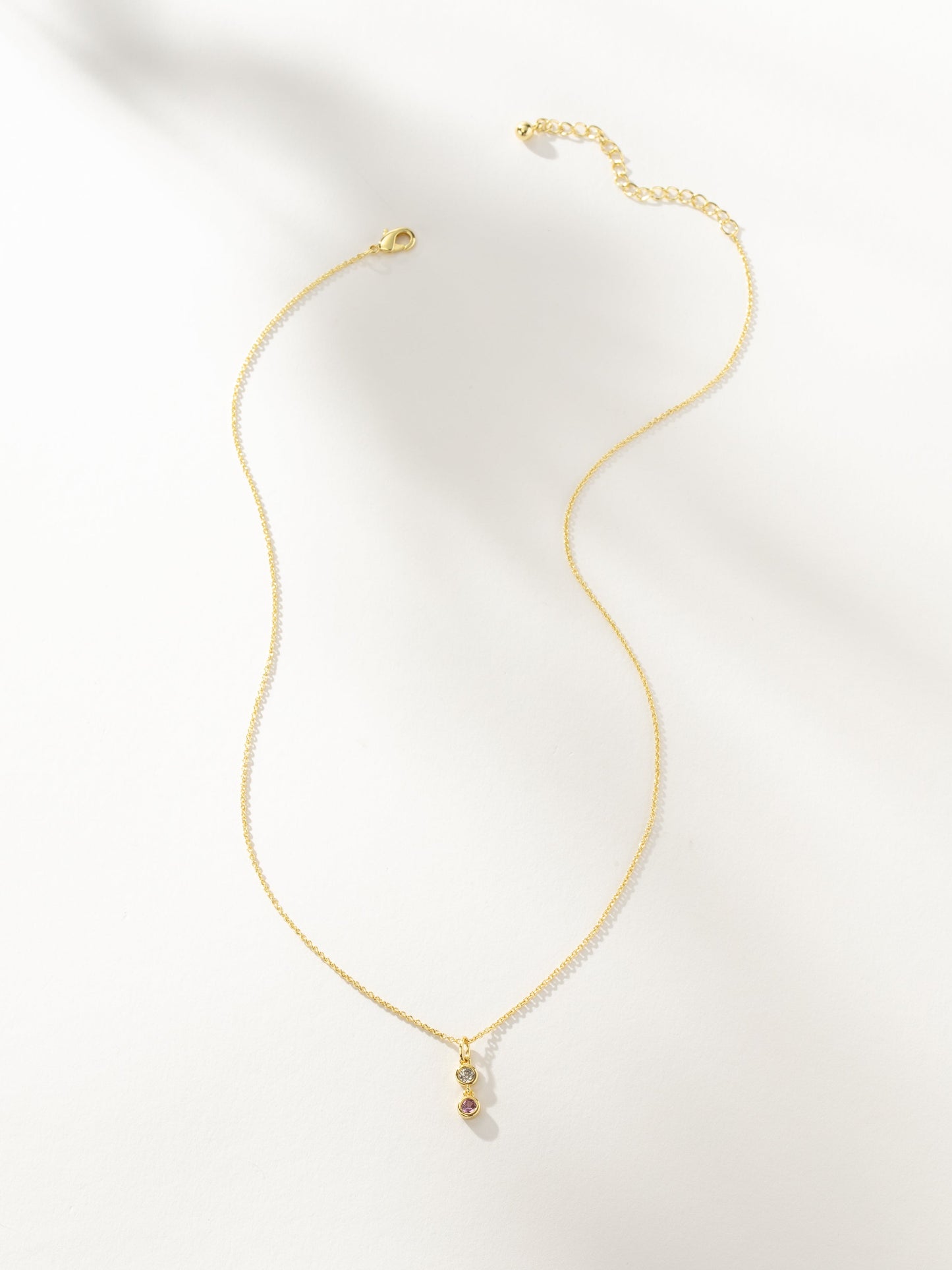 Collier de pierres précieuses roses et blanches