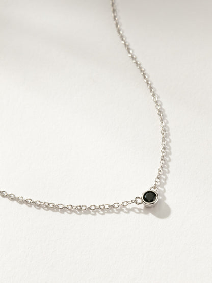 Collier pendentif trou noir
