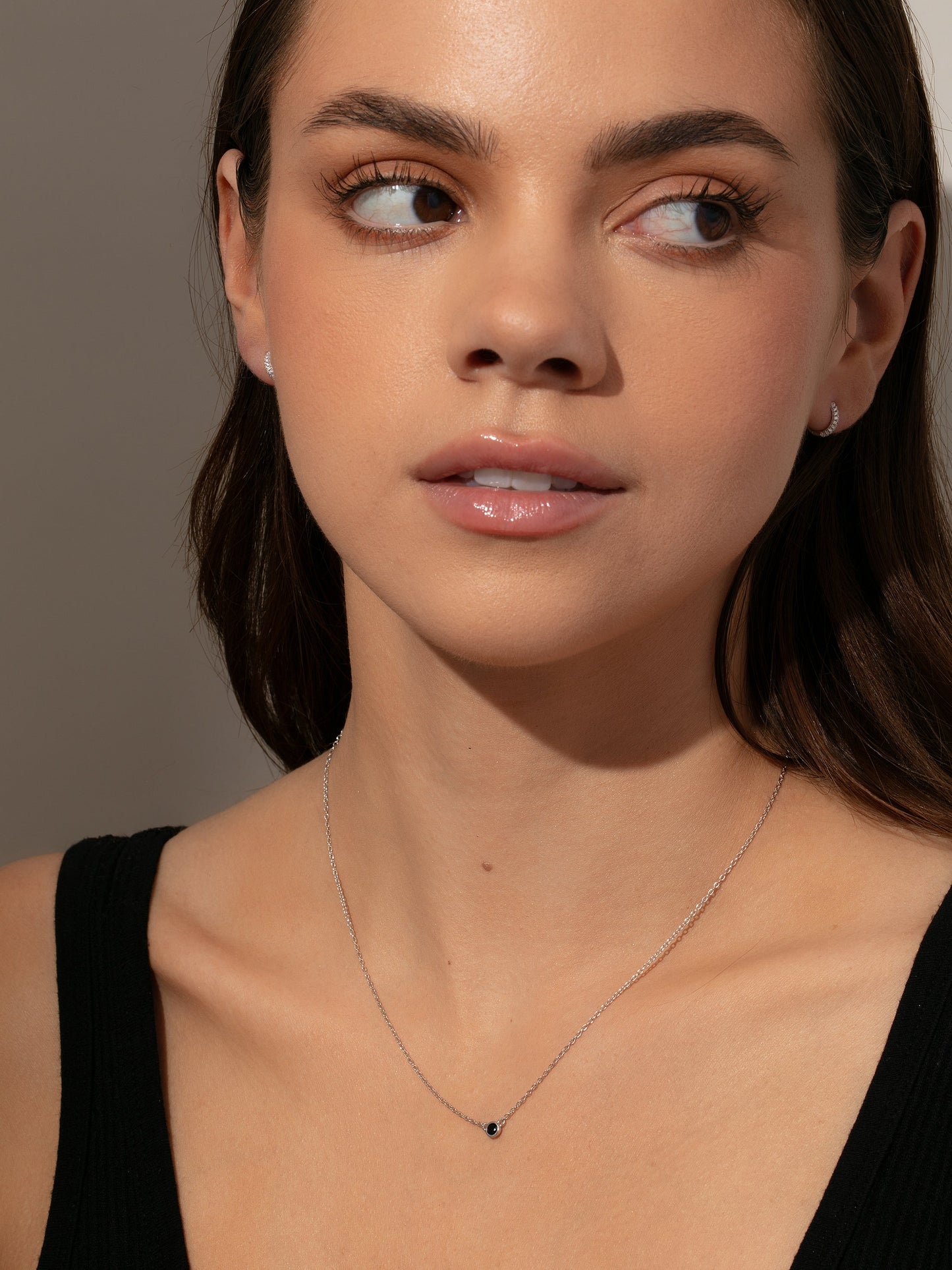 Collier pendentif trou noir