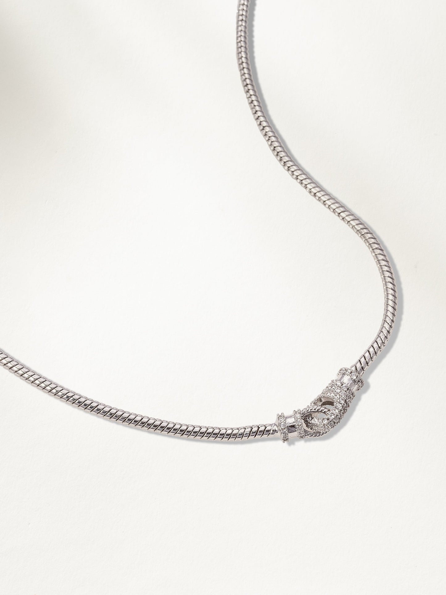 Collier à chaîne serpent verrouillé