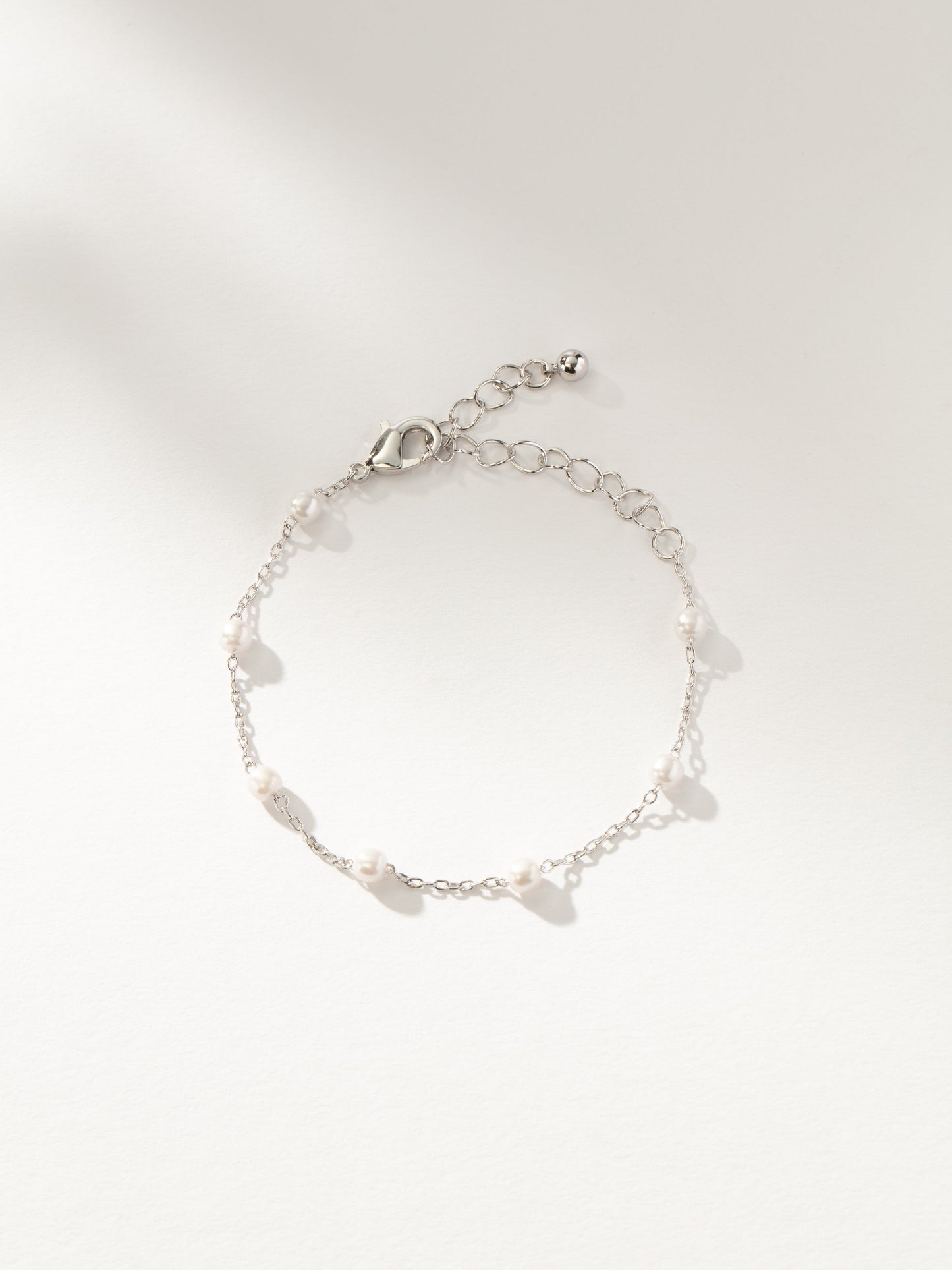 Pearl and Chain Bracelet