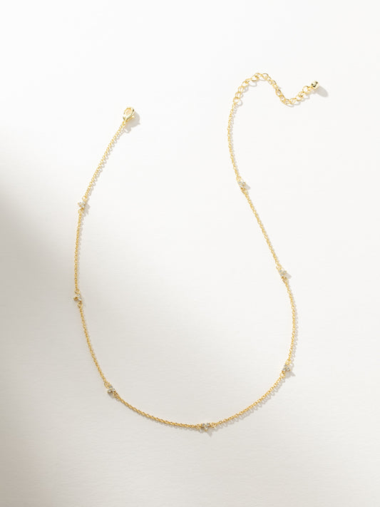 Collier chaîne délicat en fleurs