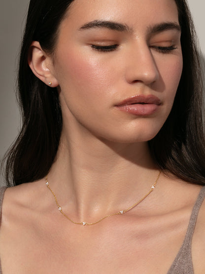 Collier chaîne délicat en fleurs