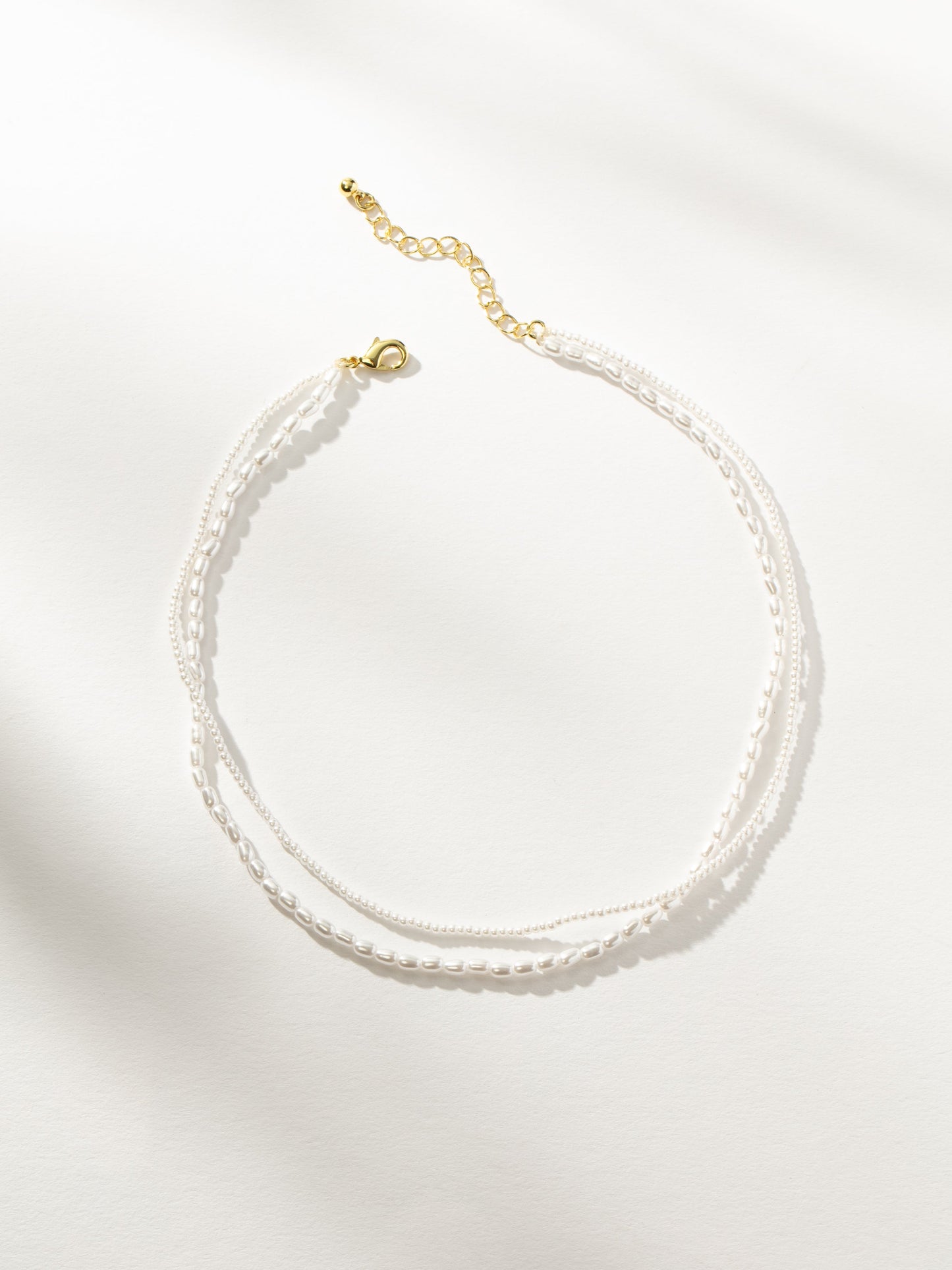 Collier de perles superposées