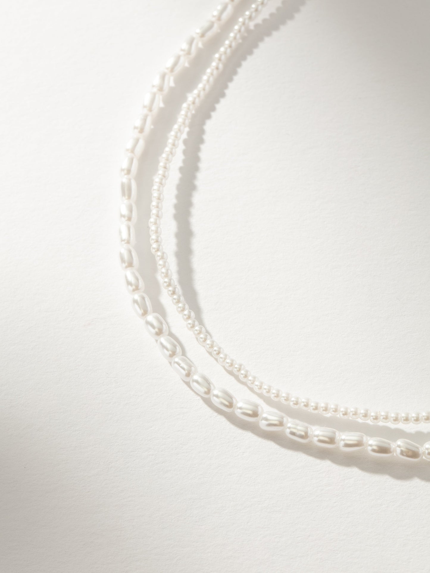 Collier de perles superposées