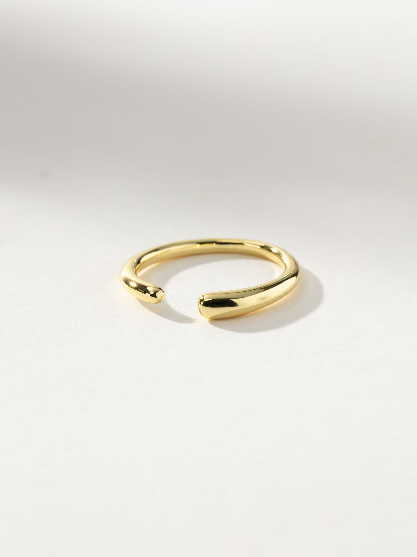 Anneau ouvert doux-amer