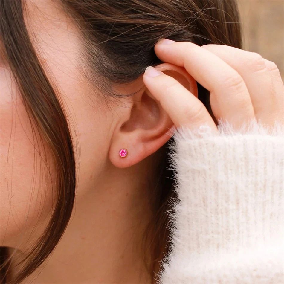 Clous d'oreilles avec pierre de naissance