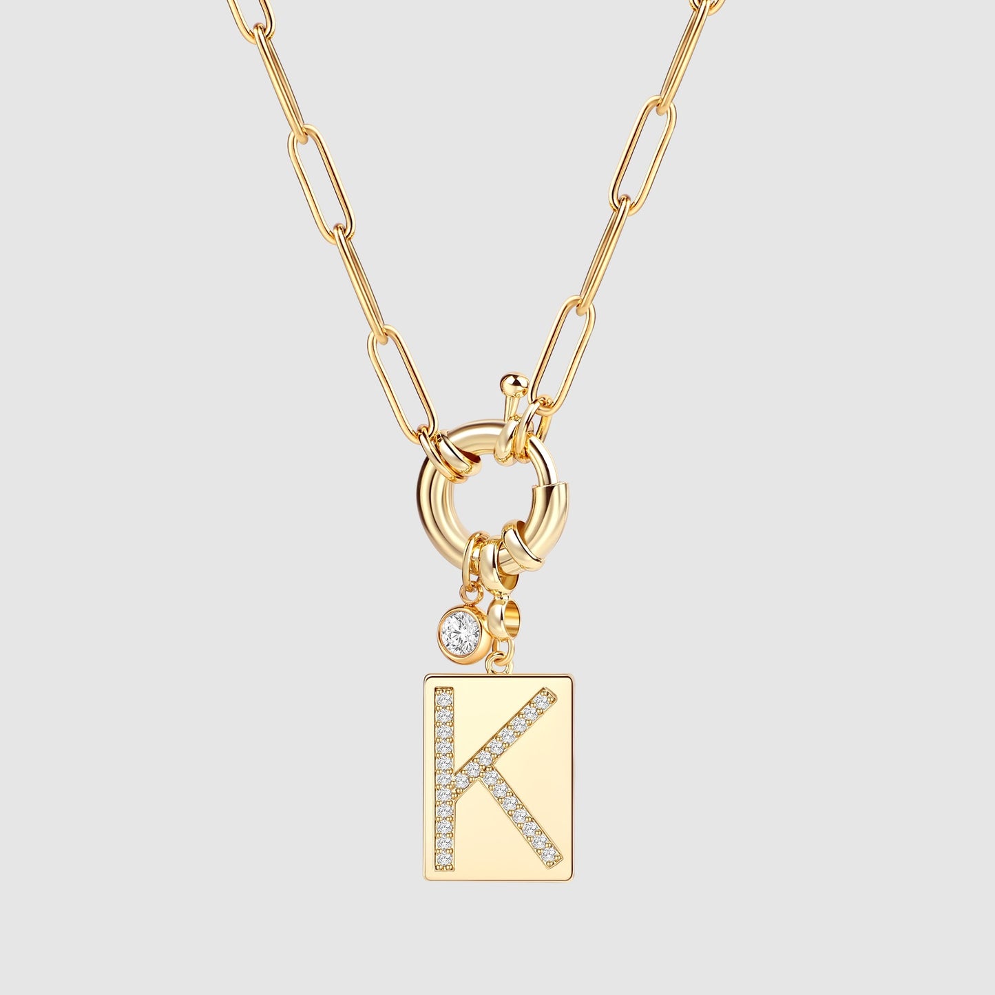 Collier pendentif initial pavé avec chaîne trombone