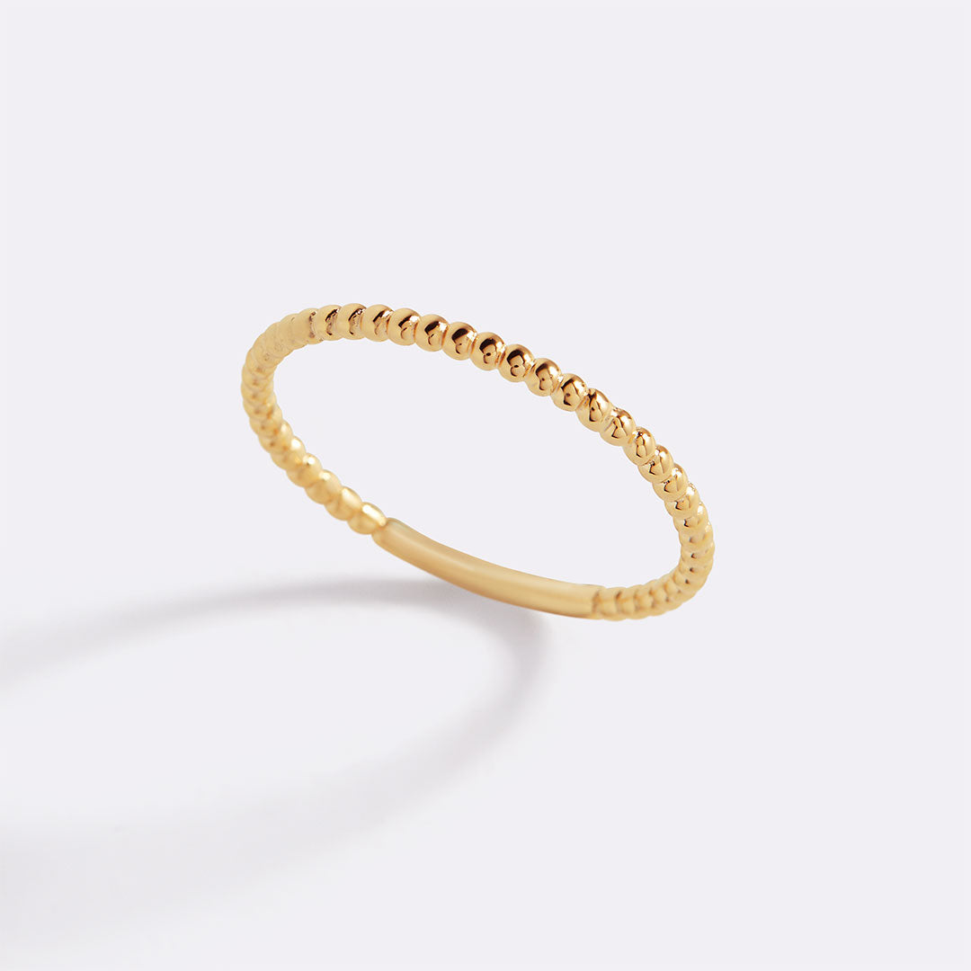 Bague délicate en vermeil doré à perles empilables