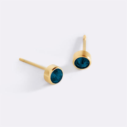 Clous d'oreilles avec pierre de naissance