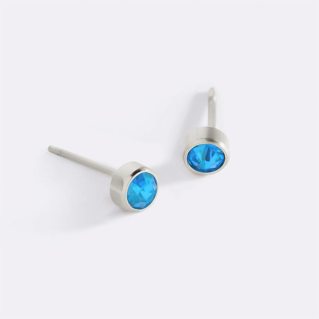 Clous d'oreilles avec pierre de naissance