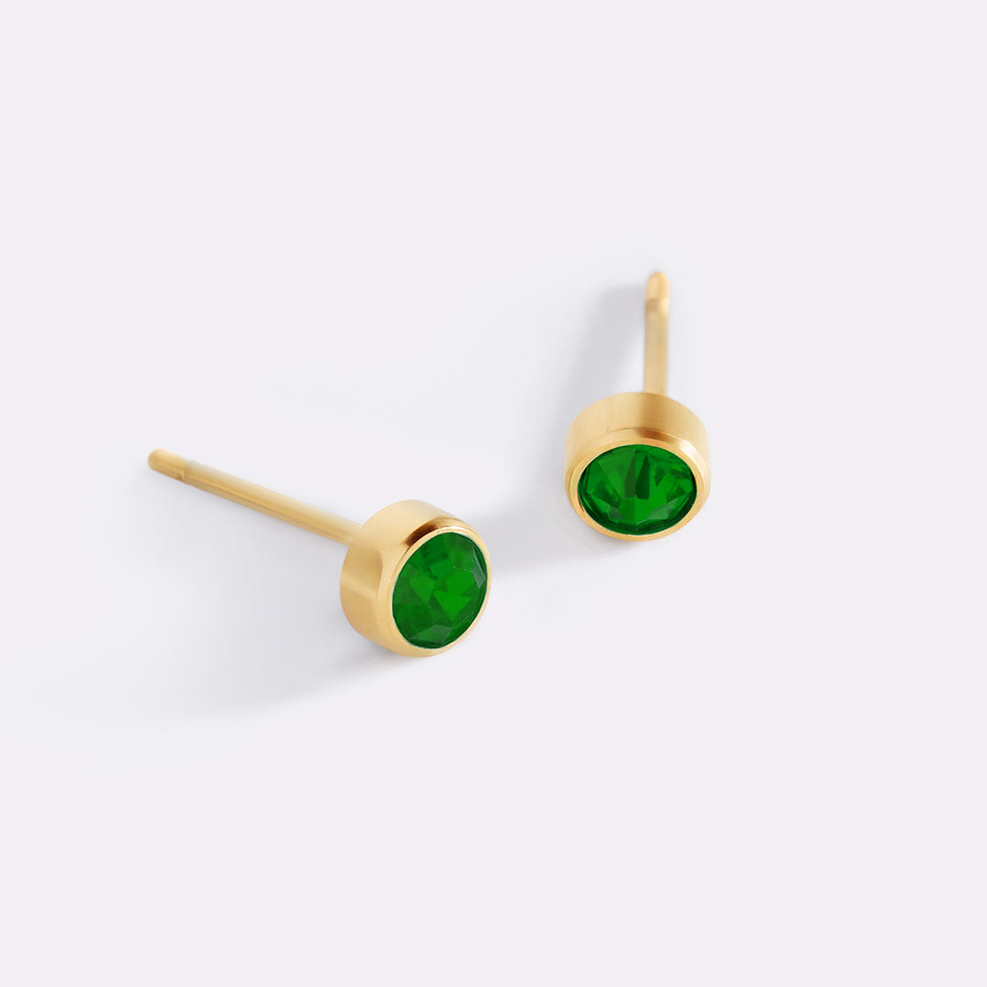 Clous d'oreilles avec pierre de naissance