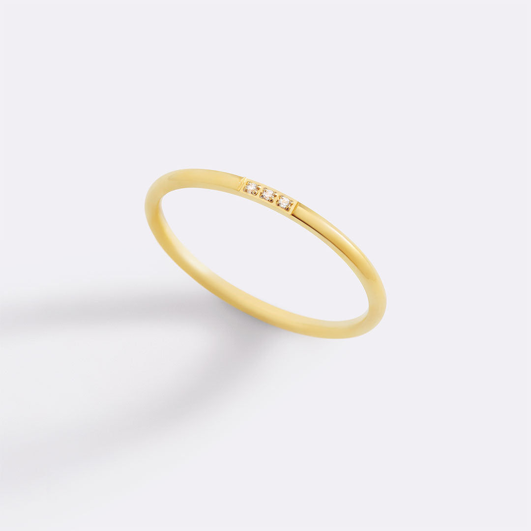 Bague empilable en diamants délicats