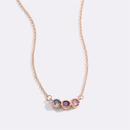 Collier délicat avec pierres de naissance pour la famille