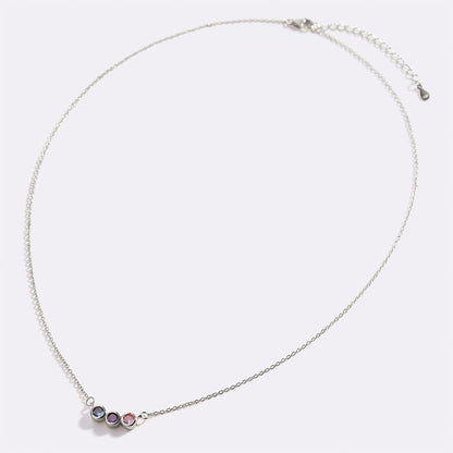 Collier délicat avec pierres de naissance pour la famille