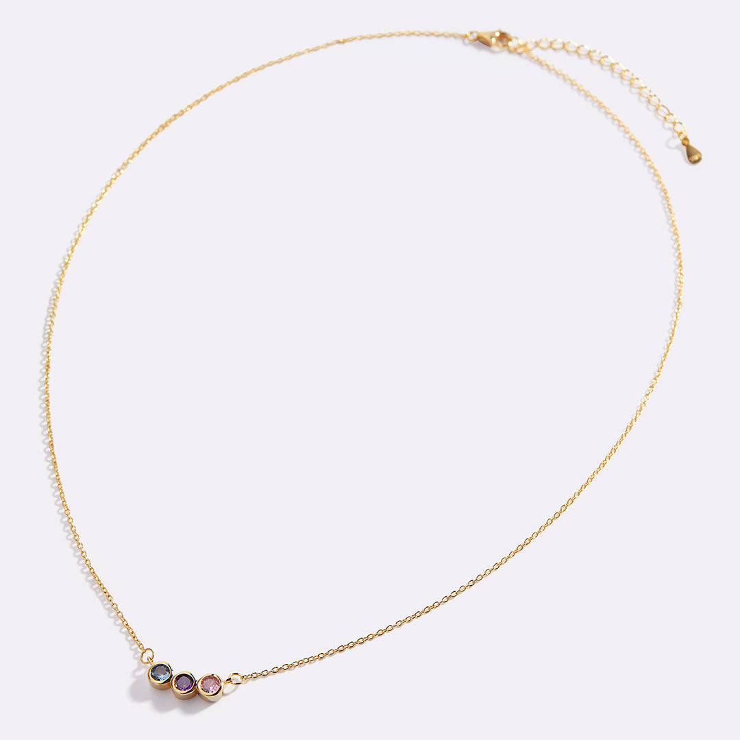 Collier délicat avec pierres de naissance pour la famille