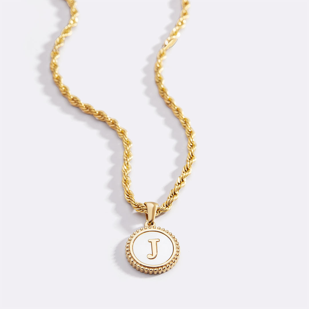 Collier lettre disque en nacre