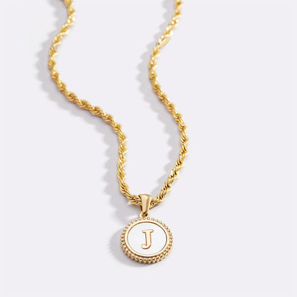 Collier lettre disque en nacre