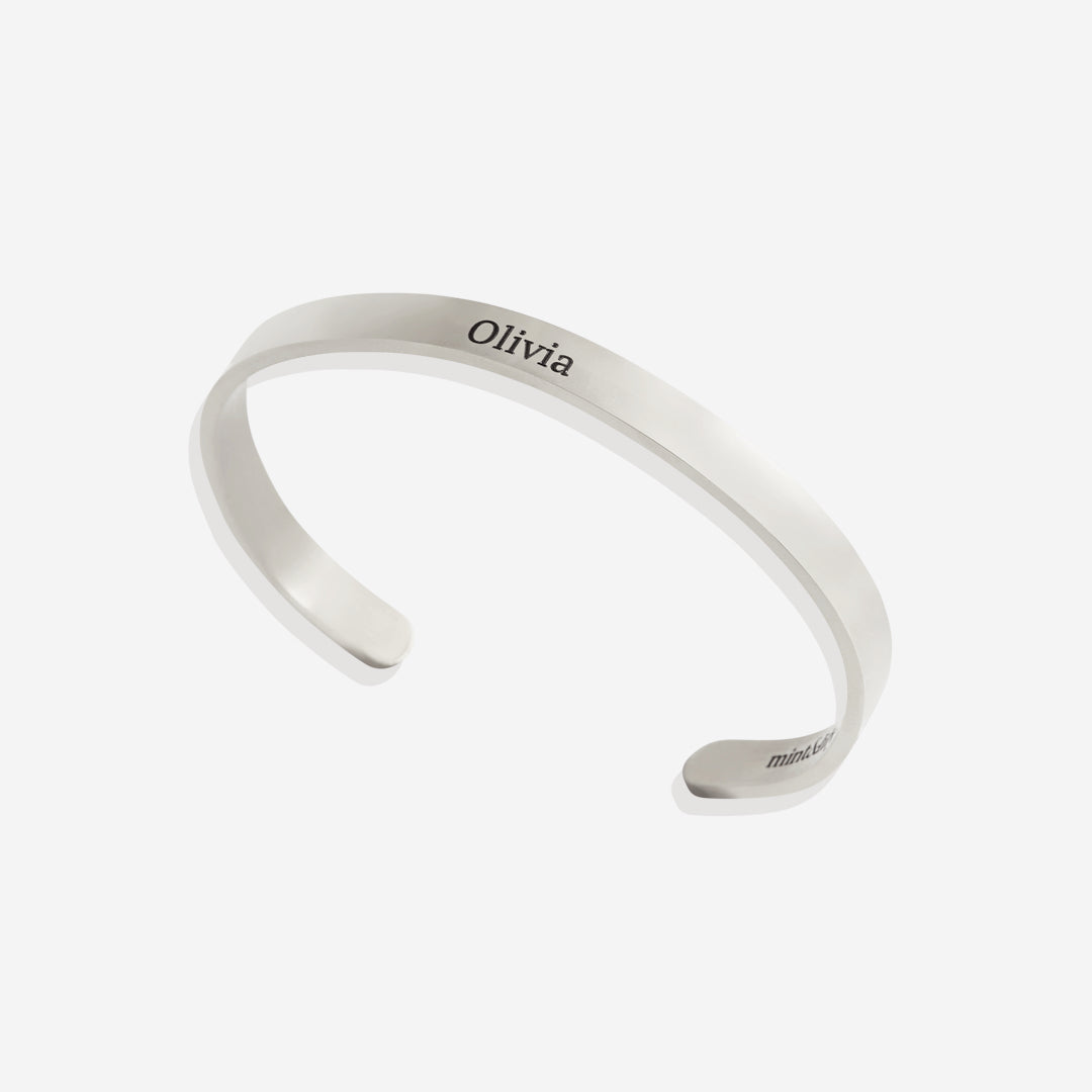 Passen Sie Ihr personalisierbares Armreifarmband an