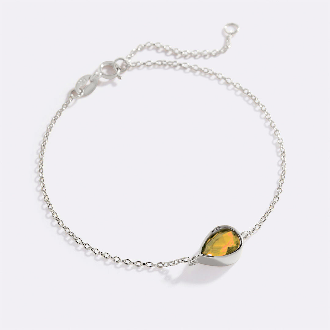Bracelet en forme de larme avec pierre de naissance
