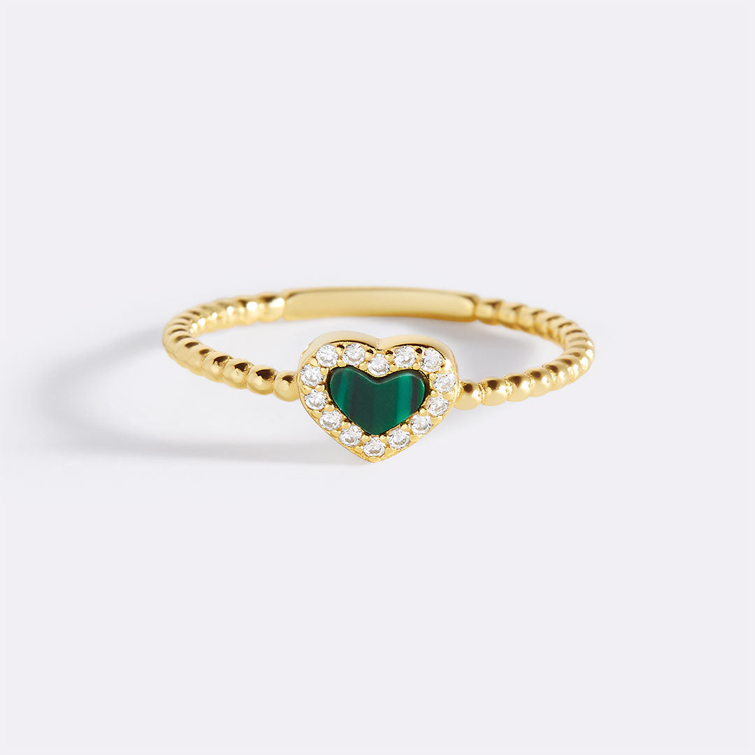 Bague en forme de cœur avec petite pierre précieuse