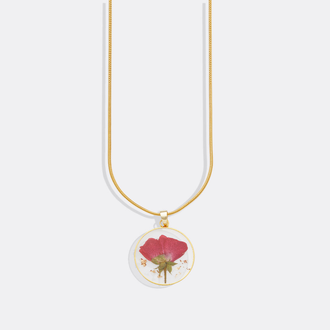 Collier de fleurs de naissance pressées