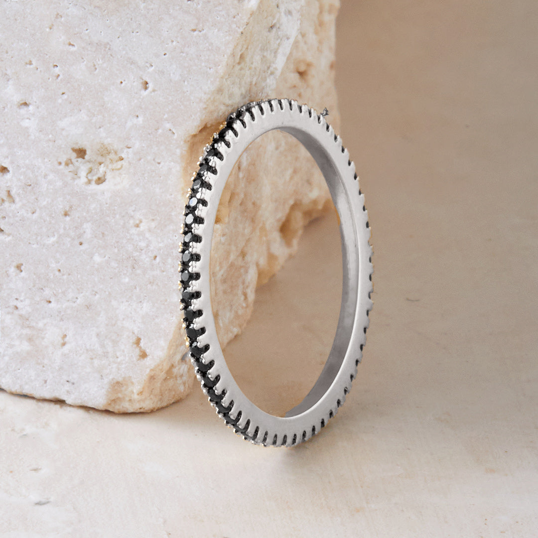 Bague d'éternité en diamant noir