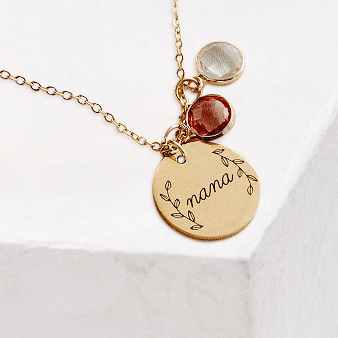 Collier pendentif pierre de naissance gravée avec feuilles