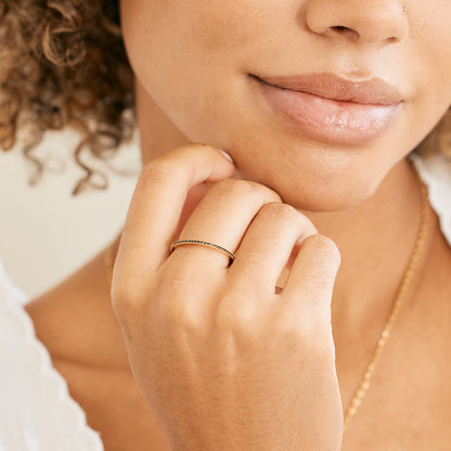 Bague d'éternité en diamant noir